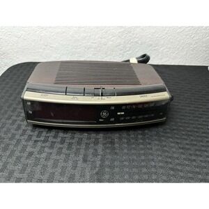 Vintage 1980's GE General Electric FM/AM Dual Alarm Digital Clock Radio 7-4619A